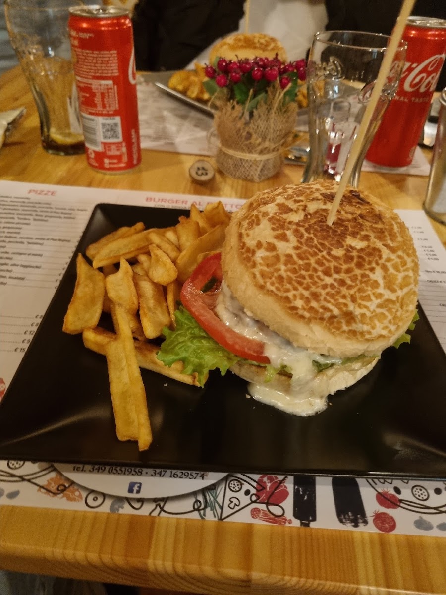 Serenella Stube Pizza And Burger Photos 2